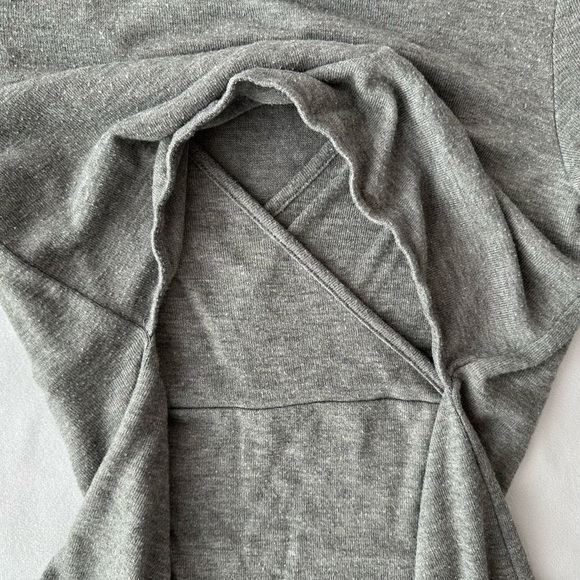 Latched Mama everyday nursing sweater crew neck long sleeve - Heathered grey - Picture 3 of 13